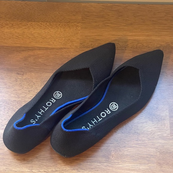Black pointed Rothys flat - Picture 3 of 5